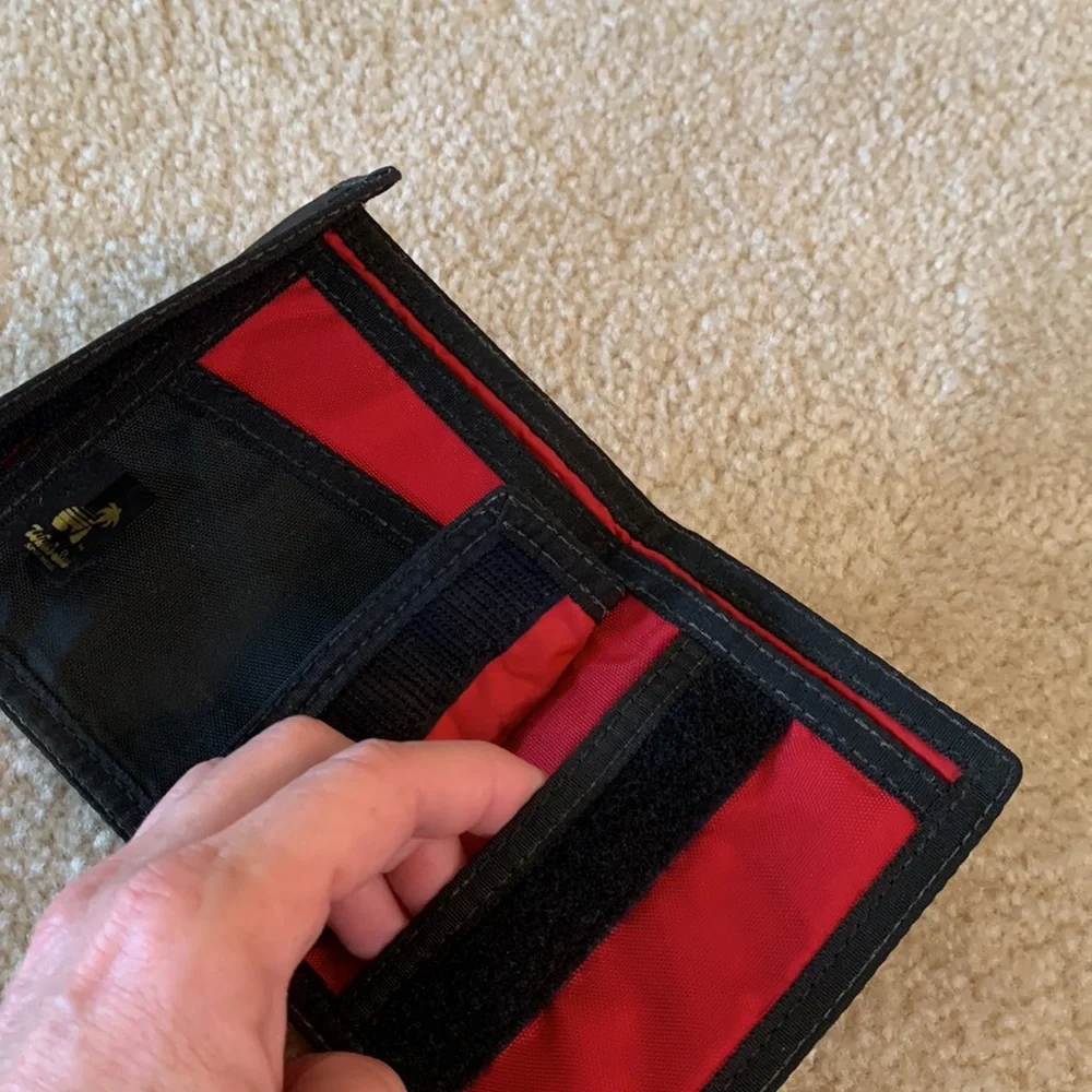Vintage Wind n Sea Sport Wallet, black/red
